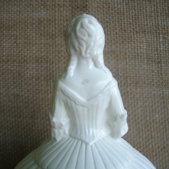 Vintage Southern Belle Plastic Sewing Caddy Figurine - Picture 13 of 16